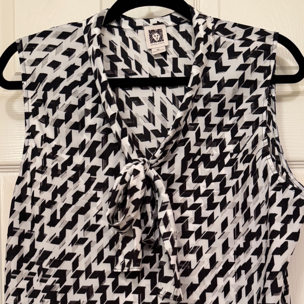 Anne Klein | Women’s Black and White Geometric Sleeveless Top Size XL - Picture 3 of 8
